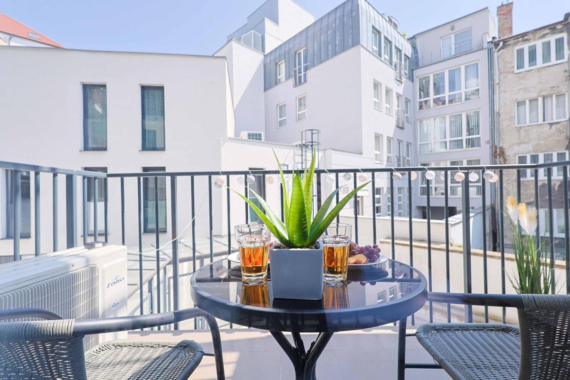 Adamick Place In City Centre With Free Parking Apartment Bratislava Ngoại thất bức ảnh